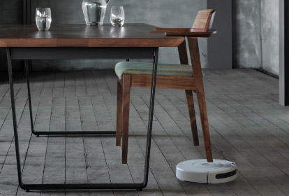 SOLID���É��X�Ől�C�̂��|�����{�b�g�Ή��`�F�A�B�I�u�����e�[�u���Ɉ����|���邱�Ƃŕ���������_�C�j���O�`�F�A�ł��B